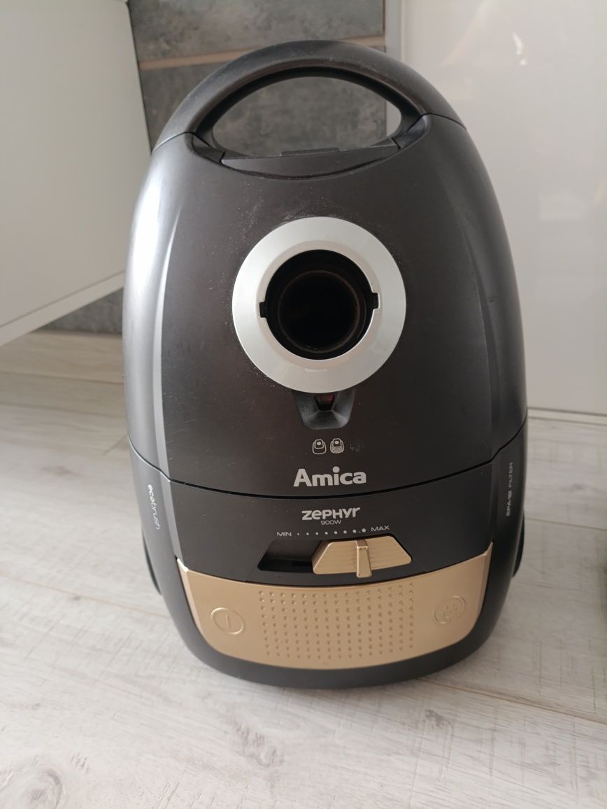 Odkurzacz AMICA Zephyr VM 1063 używany odkurzacz