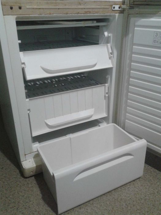 Холодильник  STINOL  -  116 ER  на запчасти. Стинол  двухкамерный.