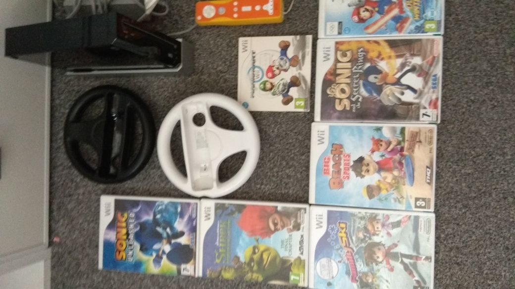 Nintendo Wii konsola z grami.