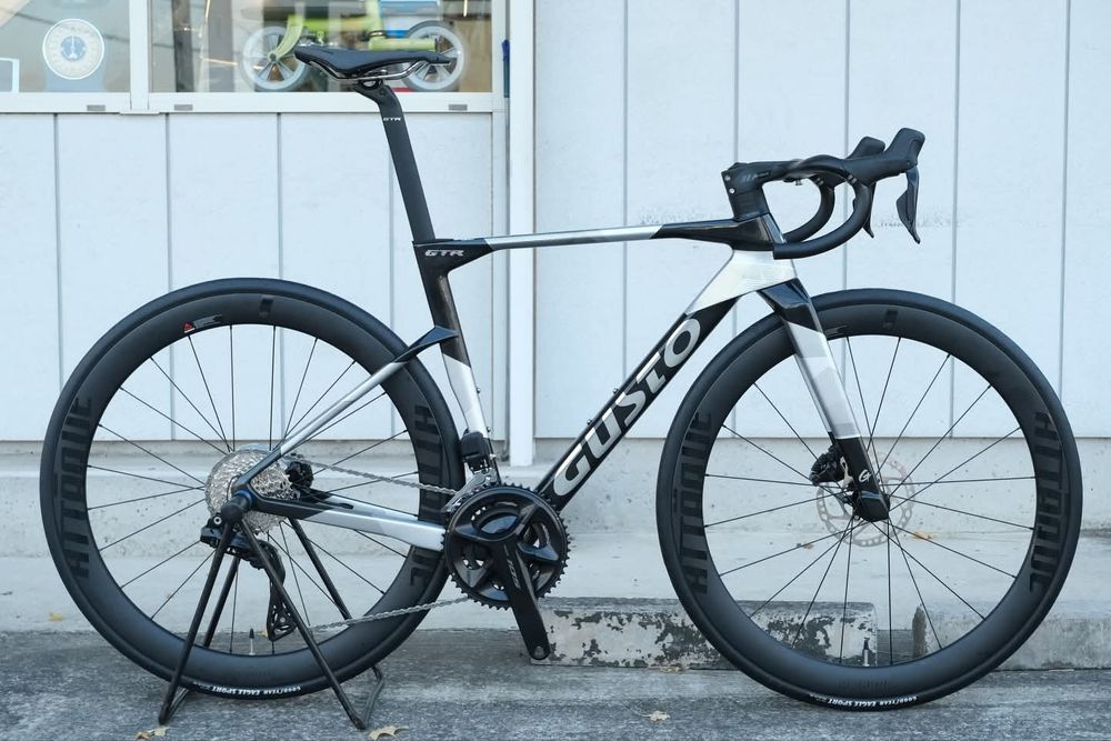 Novas Gusto GTR Carbono