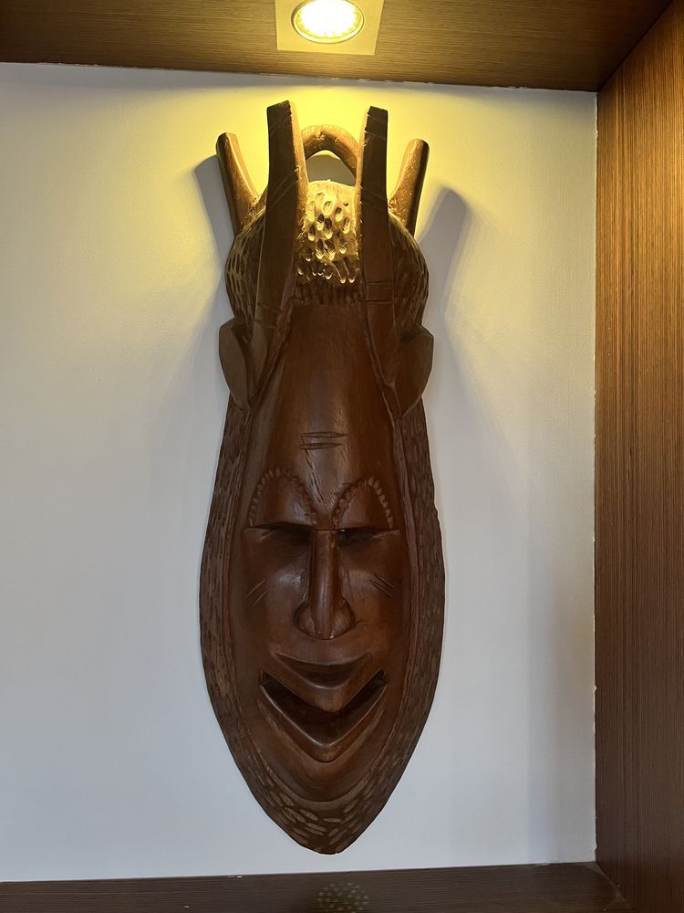 Drewniana maska afrykańska