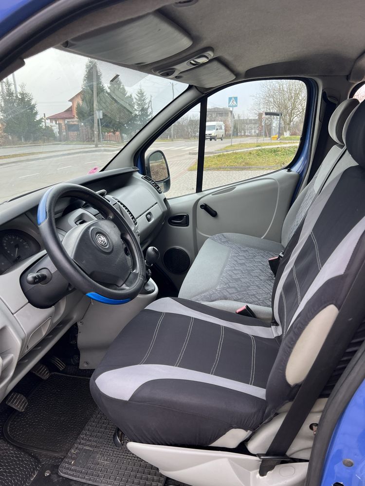 Opel Vivaro 2006 року 1.9 д