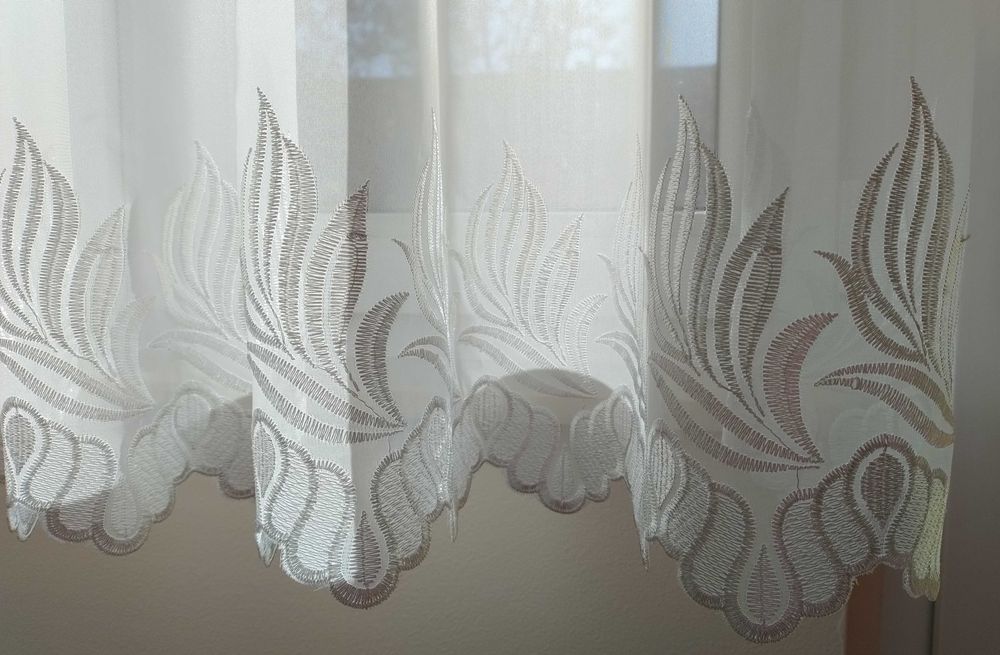 Firanka Ecru w listki, 2 sztuki, z umarszczeniem Smok.