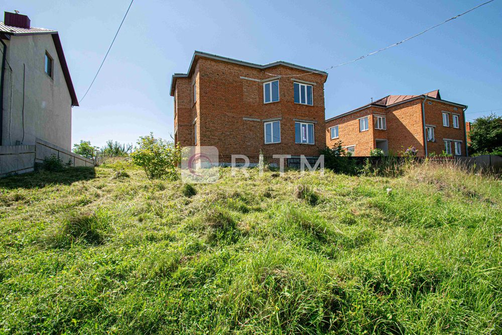 Будинок 200 м2  за вул. Топольна (м. Бережани)