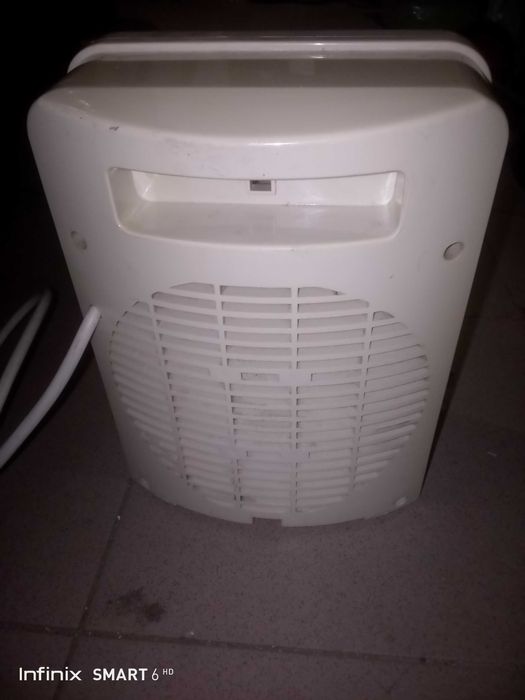 Farelka grzejnik elektryczny wentylator 230V 2000 Wat