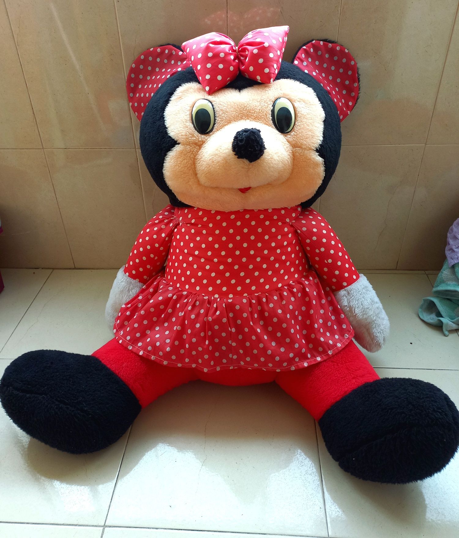 Vende-se peluche grande minnie.