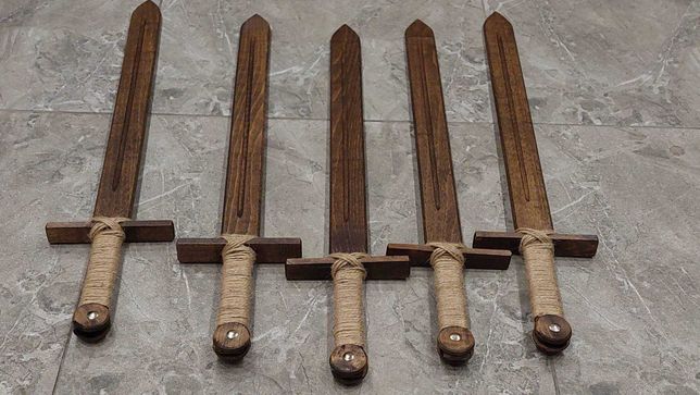 Дерев'яний меч - іграшка