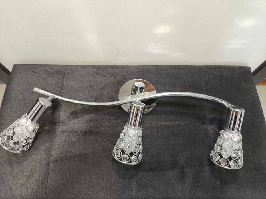 Żyrandol trzykloszowy z kryształkami