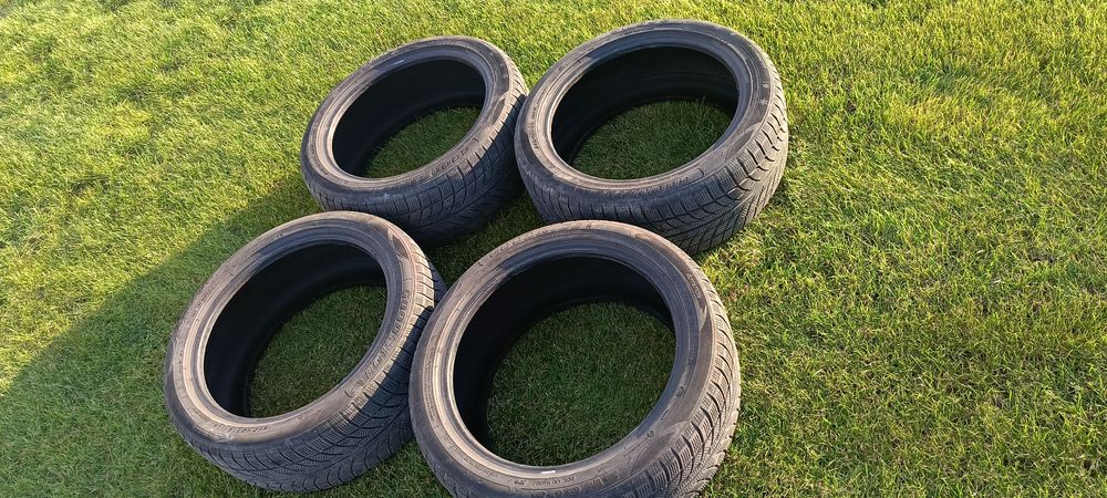 Opony zimowe R19 245/45