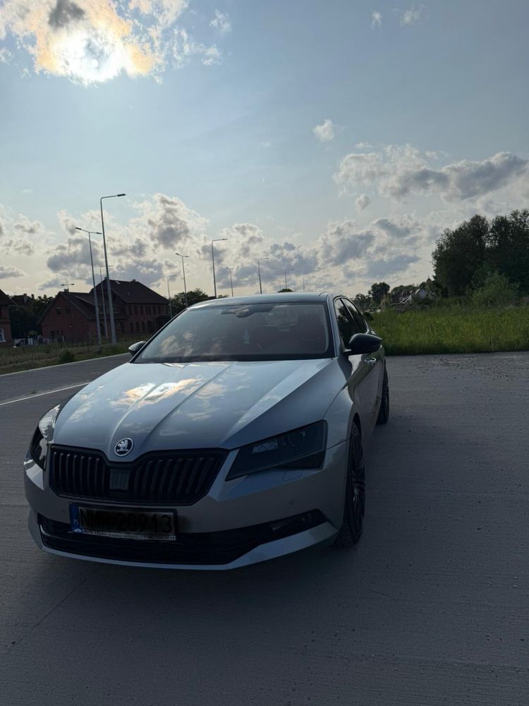 Skoda Superb 2.0 dsg idealny stan bogate wyposażenie
