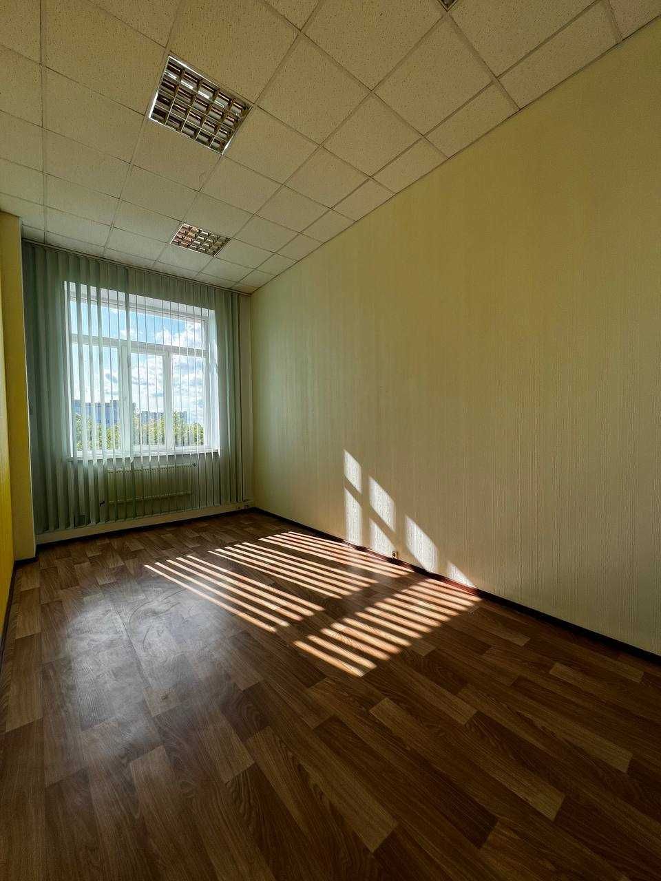 Пропонується в оренду ОФІСНІ приміщення в Центрі міста!