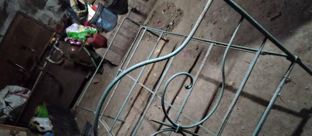 Cama de ferro solteiro