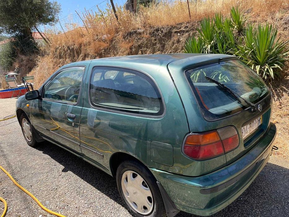 Nissan Almera 2.0D Comercial 1996 - a andar, ideal para peças.