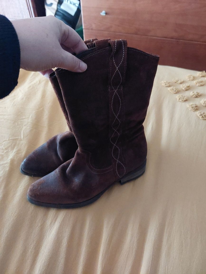 Botas pele castanho