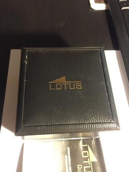 Relogio Lotus com Caixa e poco uso