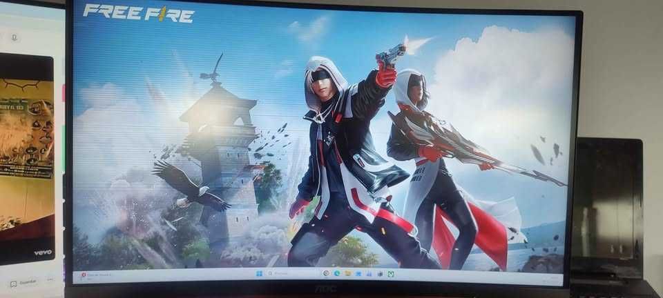 monitor aoc curvo 24polgadas 144hz aparece uns riscos na horizontal