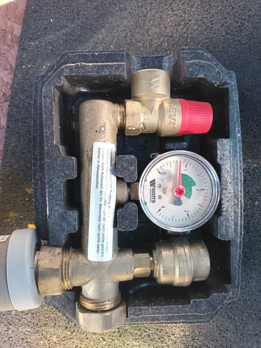 Manometr Watts w zestawie do CO