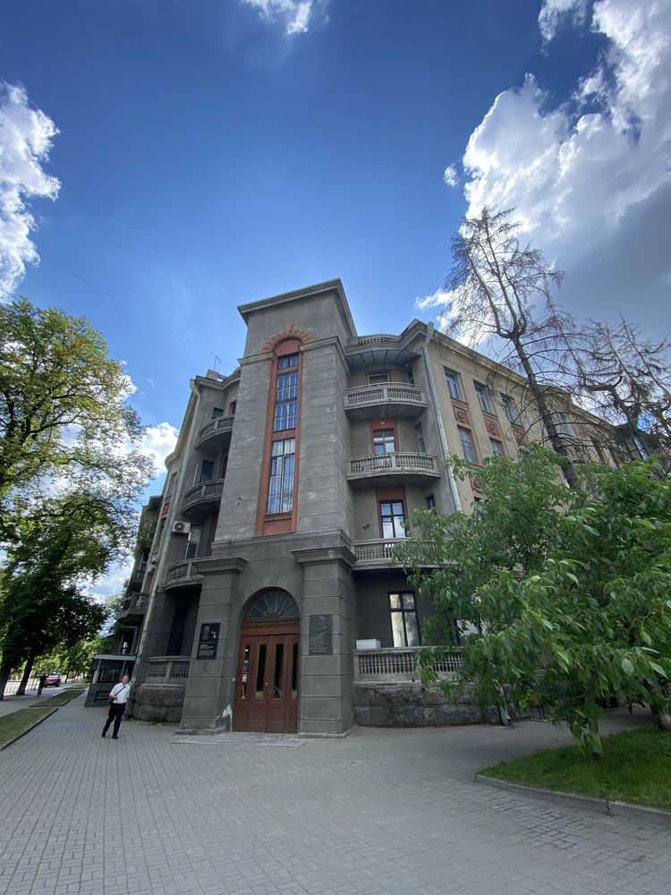 Продам 4-ком квартиру, центр, Інституцька 20/8, Липки, Шовковична