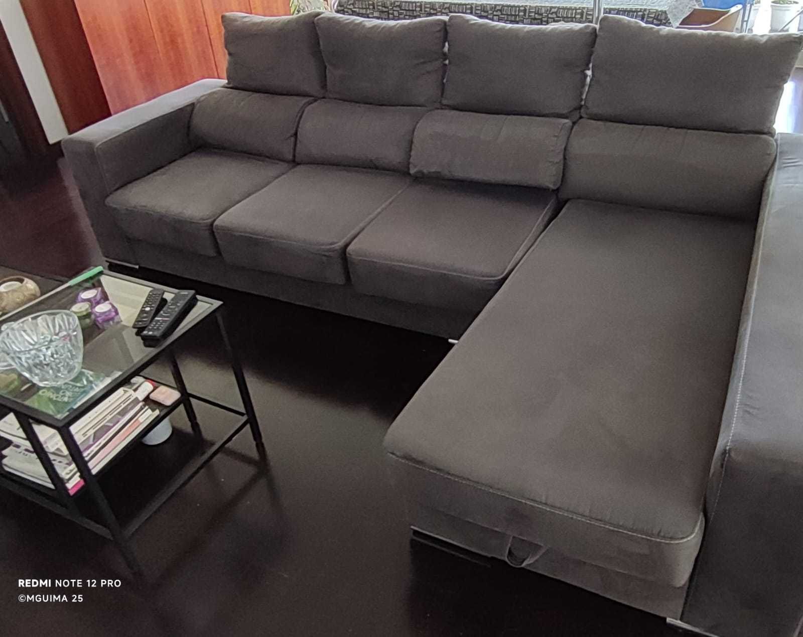 Sofá com chaise longue