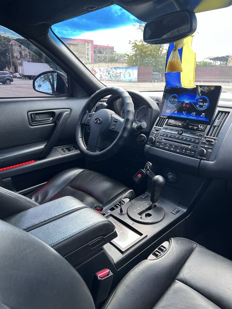 Infiniti FX45 V8
