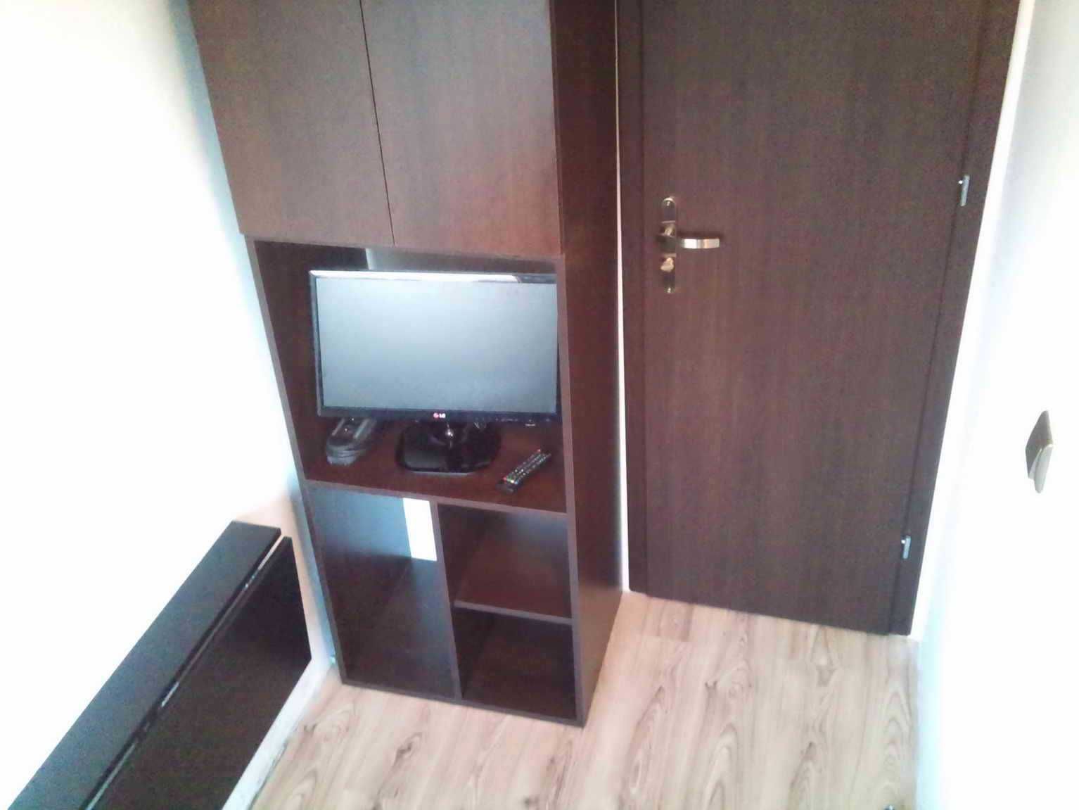 [ul. Rojna 32] Teofilów - Pokoj 1os+ 27" LCD TV+ WiFi