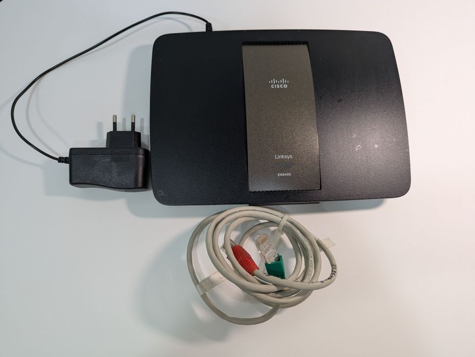 Продам Wi-Fi комплект: Linksys E6400 + міні UPS (автономний до 5 годин