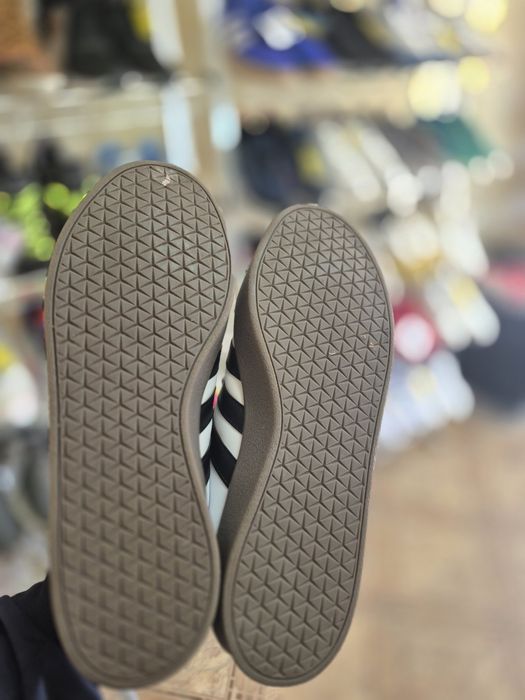Жіночі кеди низькі Adidas Vl Court(Оригінал-Б/У)40-25,5см