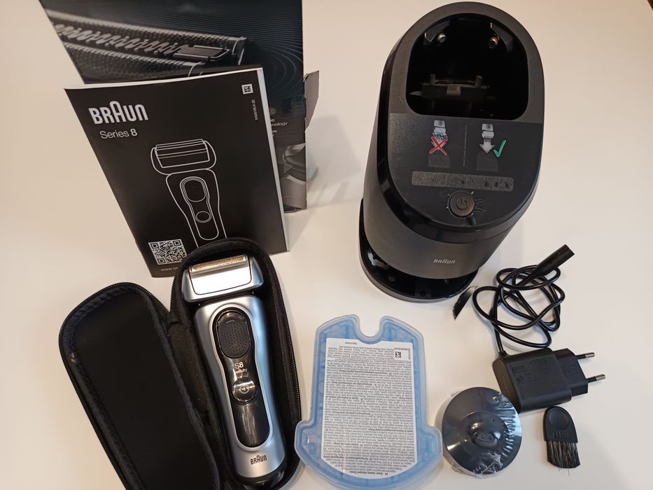 Golarka elektryczna Braun Series 8 + stacja czyszcząca