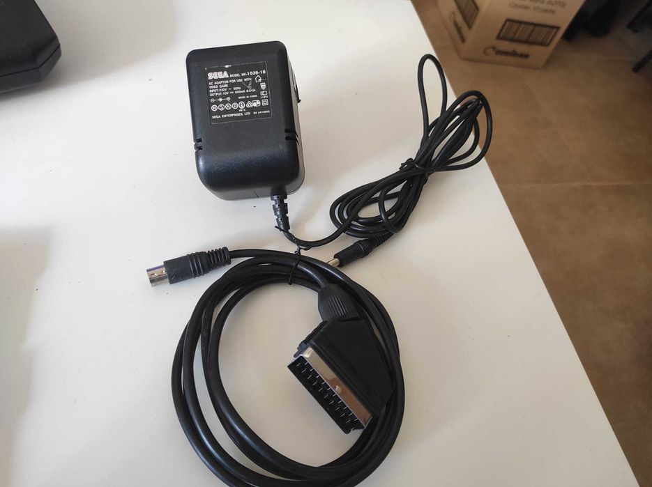 Consola Sega Megadrive 2 com 3 Comandos e 7 Jogos