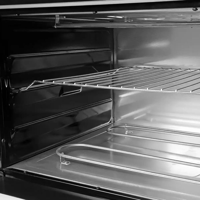 Піч електрична Grunhelm в гарному стані. 70л., 2500 Вт.