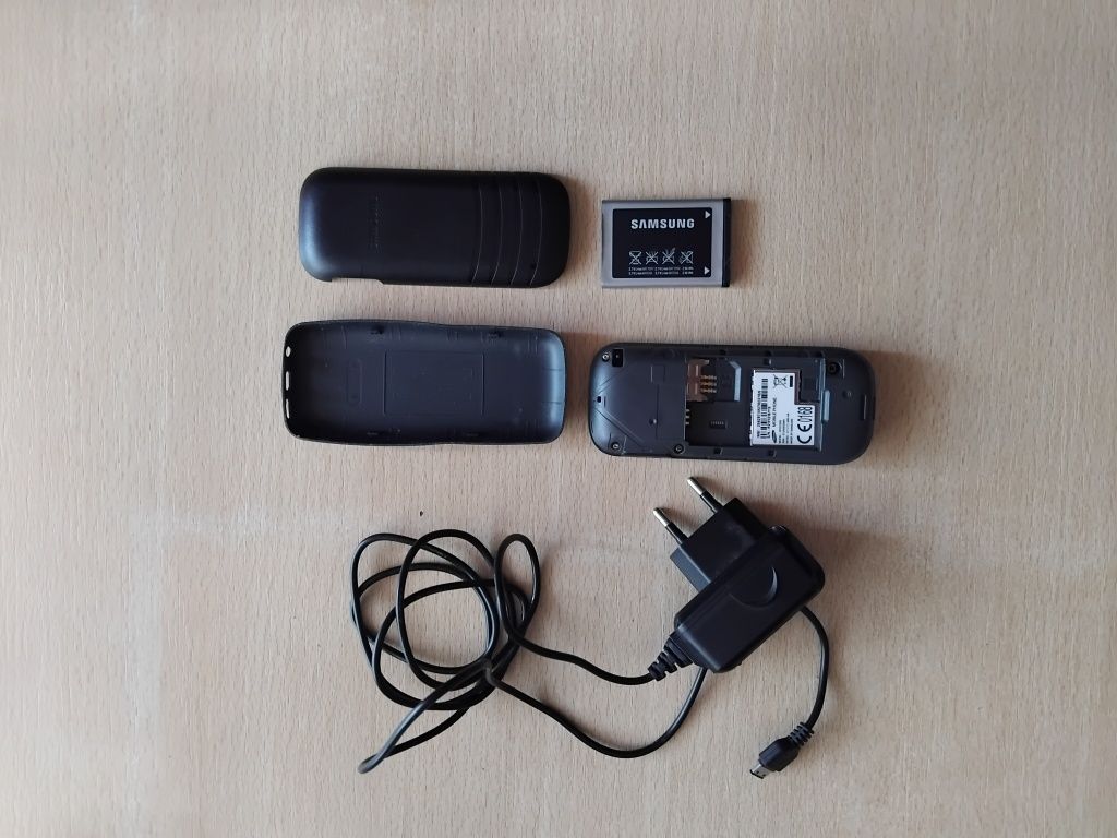 Telemóvel Samsung GT-1200
