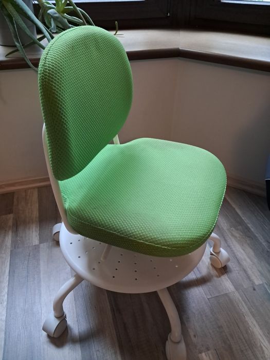 Krzesełko obrotowe dziecięce Ikea