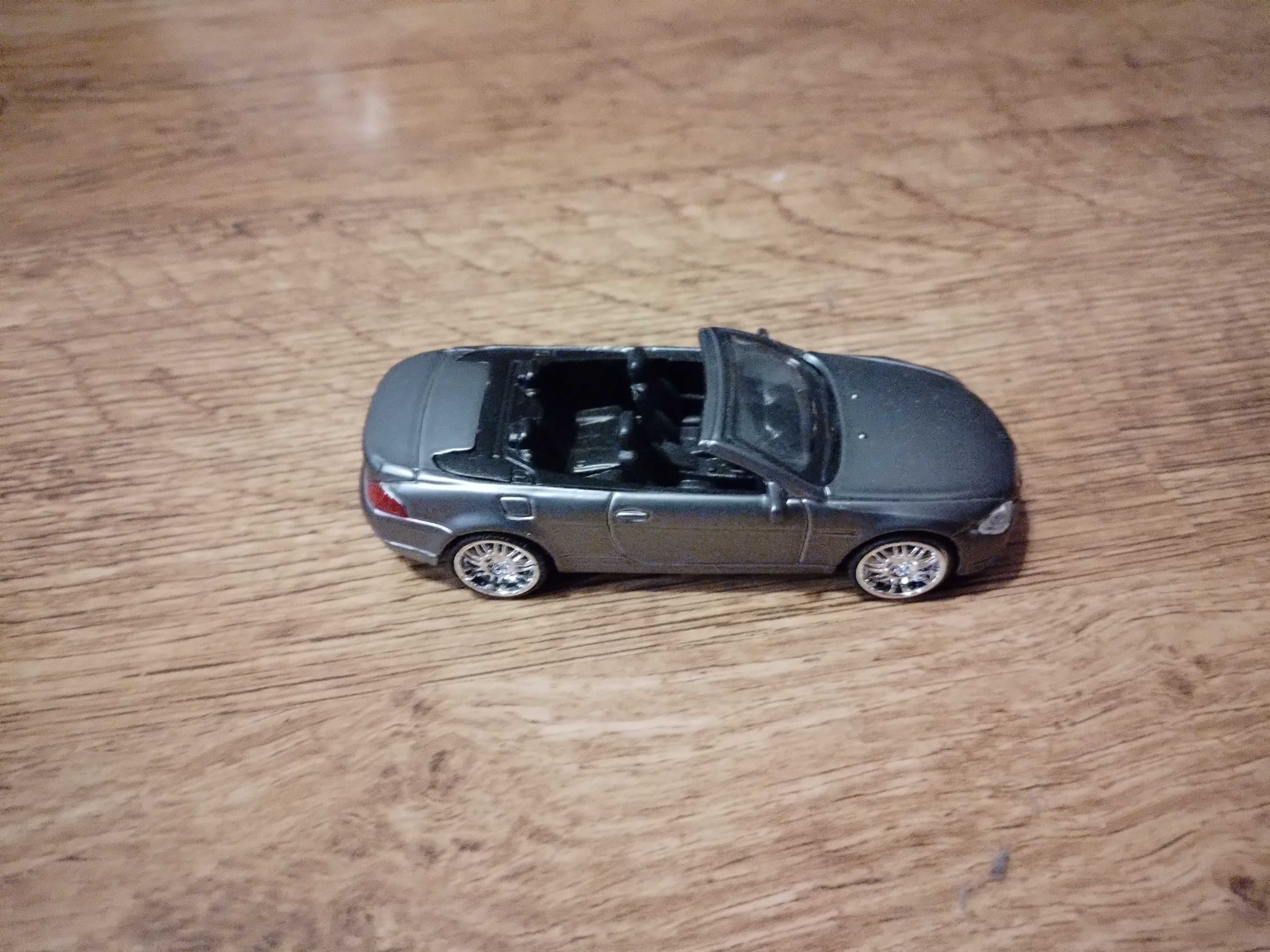 BMW 645; Bburago 1:43