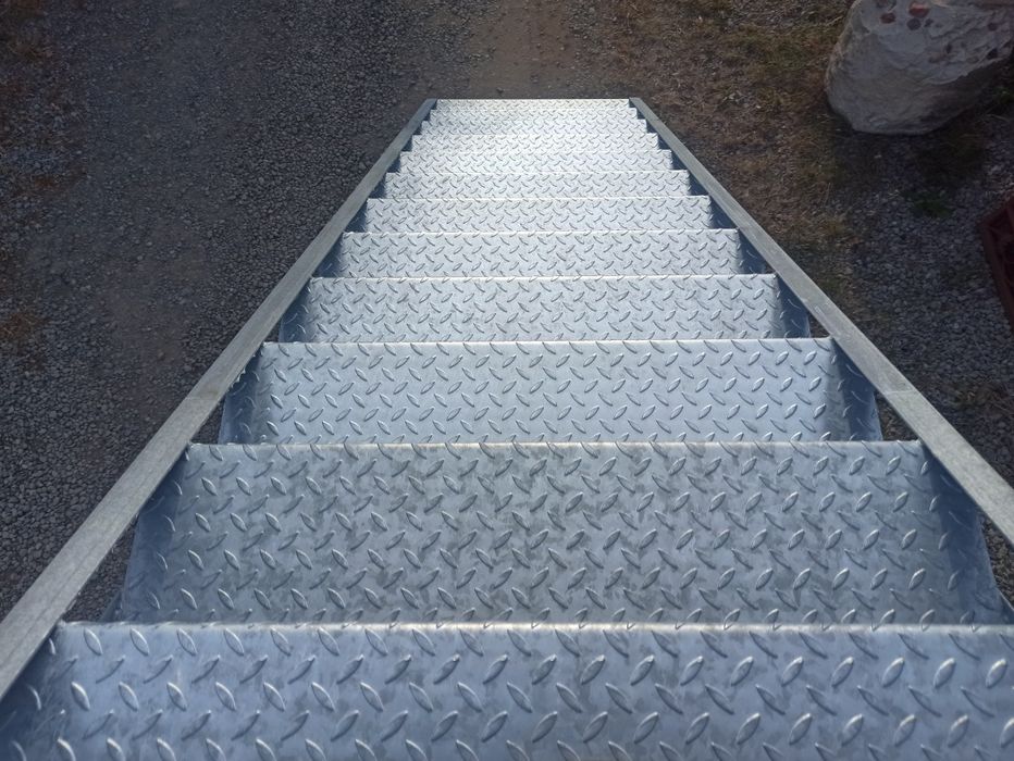 Schody metalowe ocynkowane