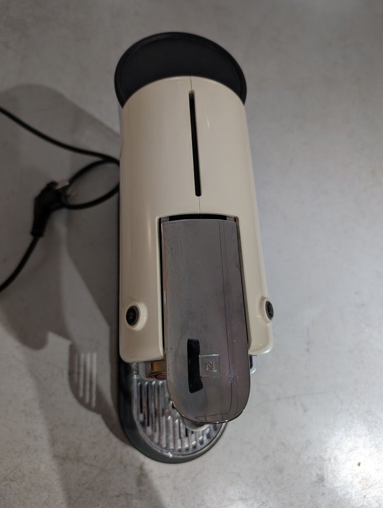 Ekspres kapsułkowy Nespresso DeLonghi