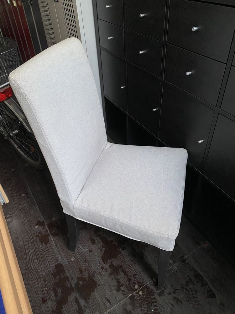 Krzesło Henriksdal, Ikea, szary i czarny pokrowiec