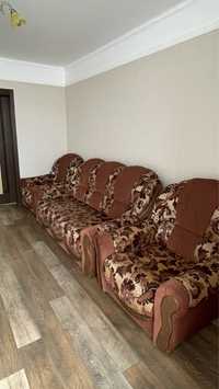 Продам розкладний диван і два розкладні крісла