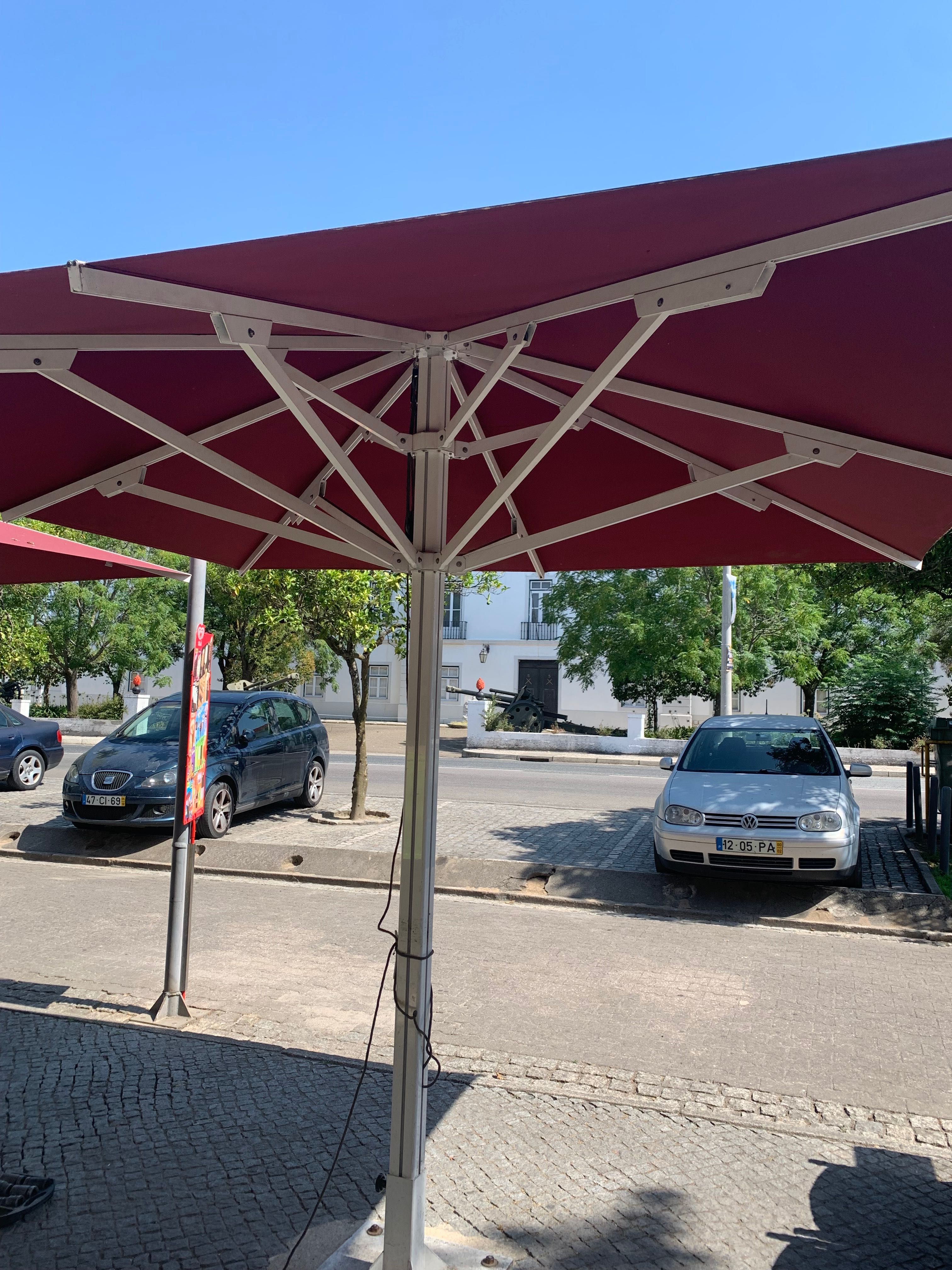 Chapéus de sol quadrados, para esplanada, dois (2)