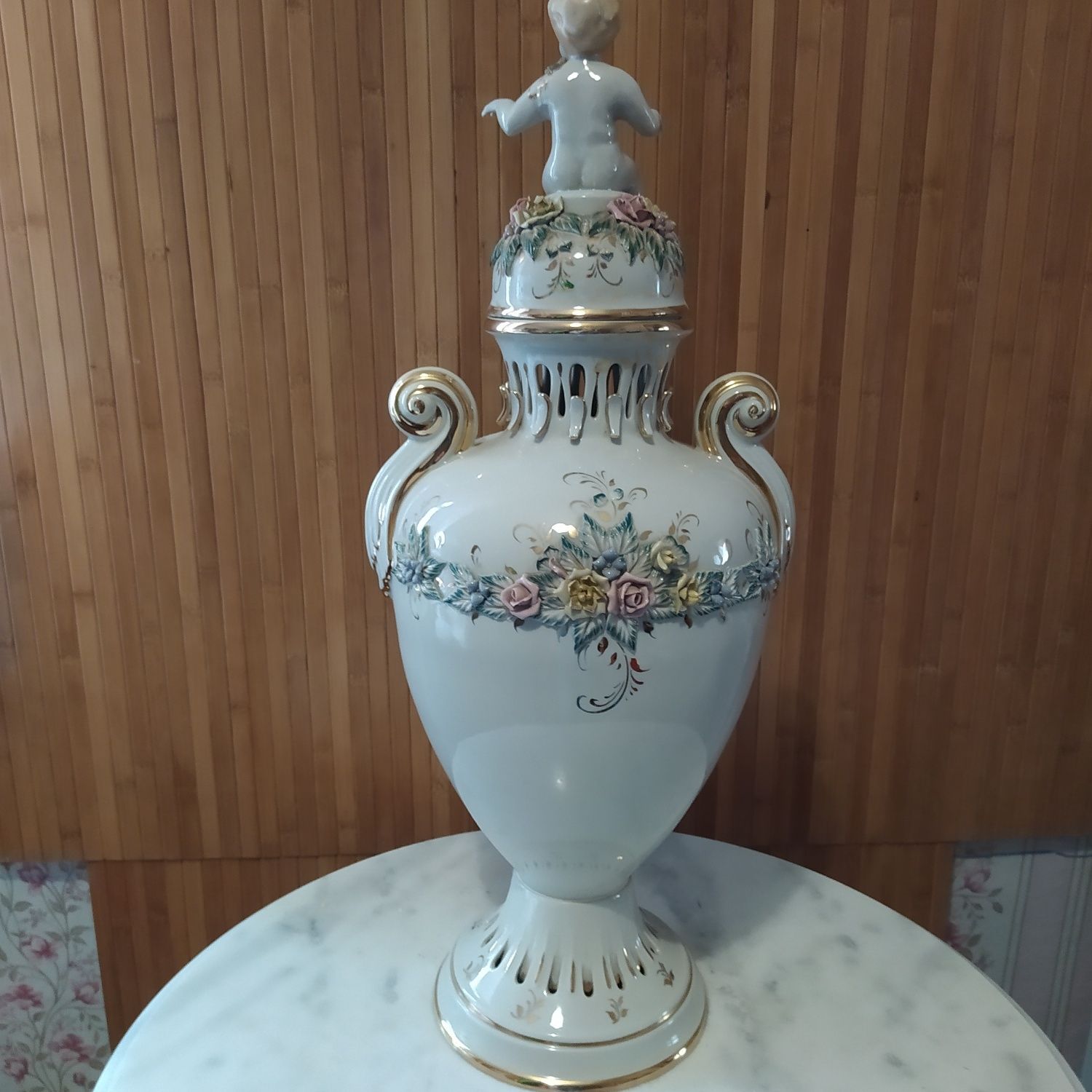 Фарфоровая ваза.Дворцовая ваза