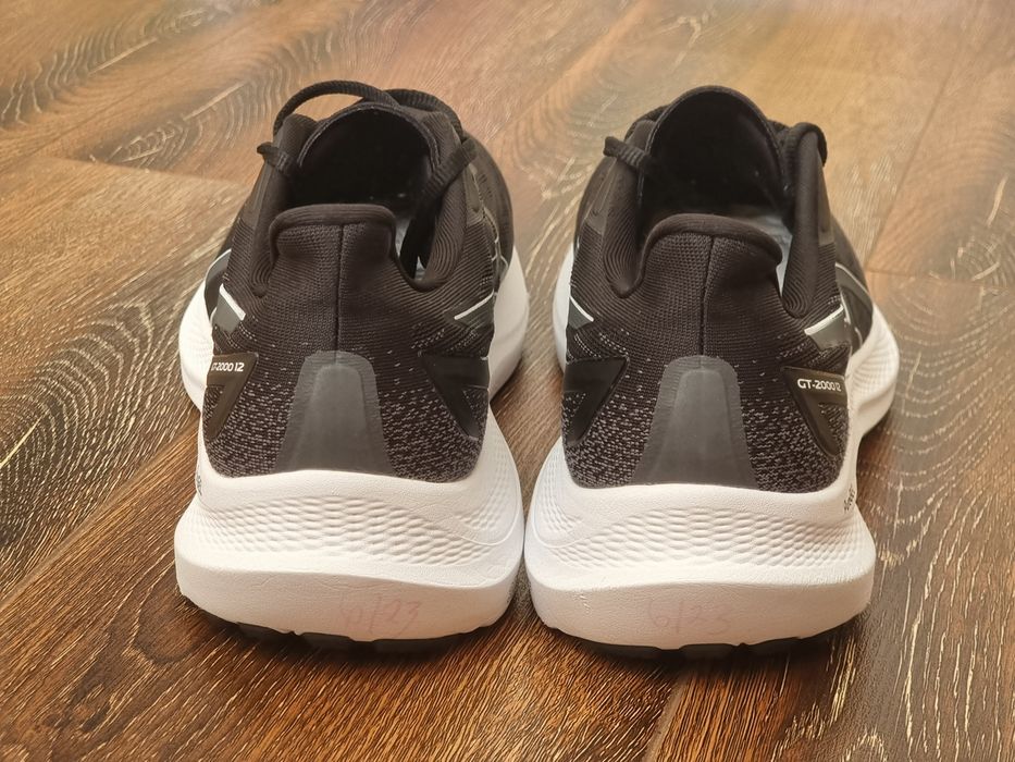 Оригінал 100% кросівки asics gel 2000 12   eur 46.5