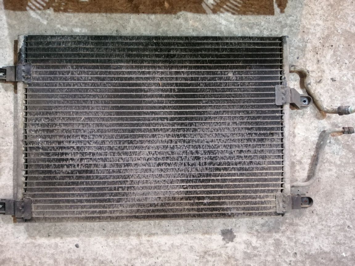 Радиатор кондиционера вентилятор радиатора Рено Лагуна генератор
