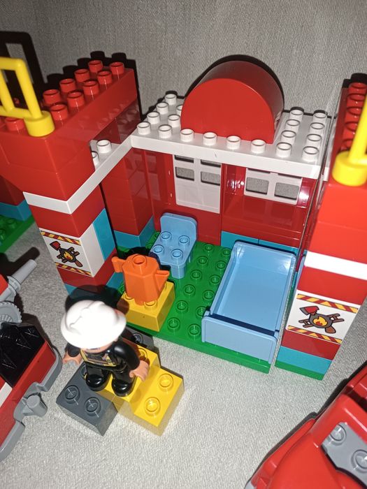 Лего дупло пожежна станція 10593 всі деталі