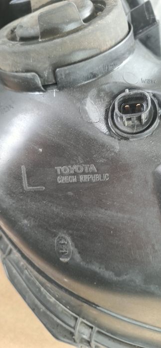 Toyota yaris 2013  lewa lampa wersja trend by