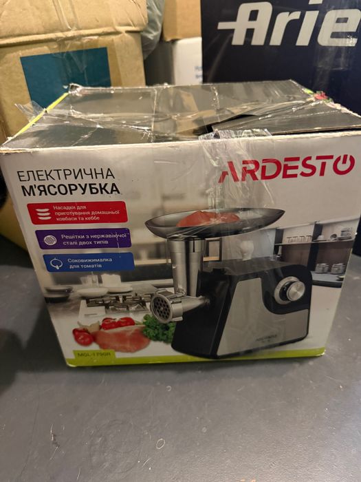 Електрична мясорубка