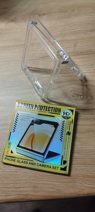 Etui na składanego smartfona