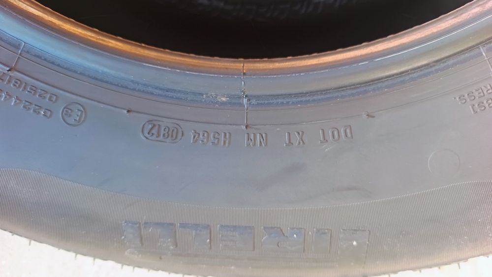 Зимові шини 215 55 16