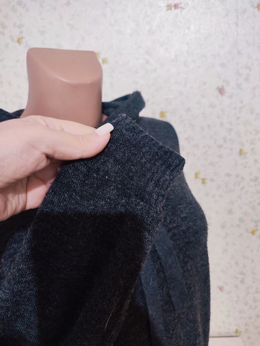 Продам спортивную кофту женскую осень - зима р М