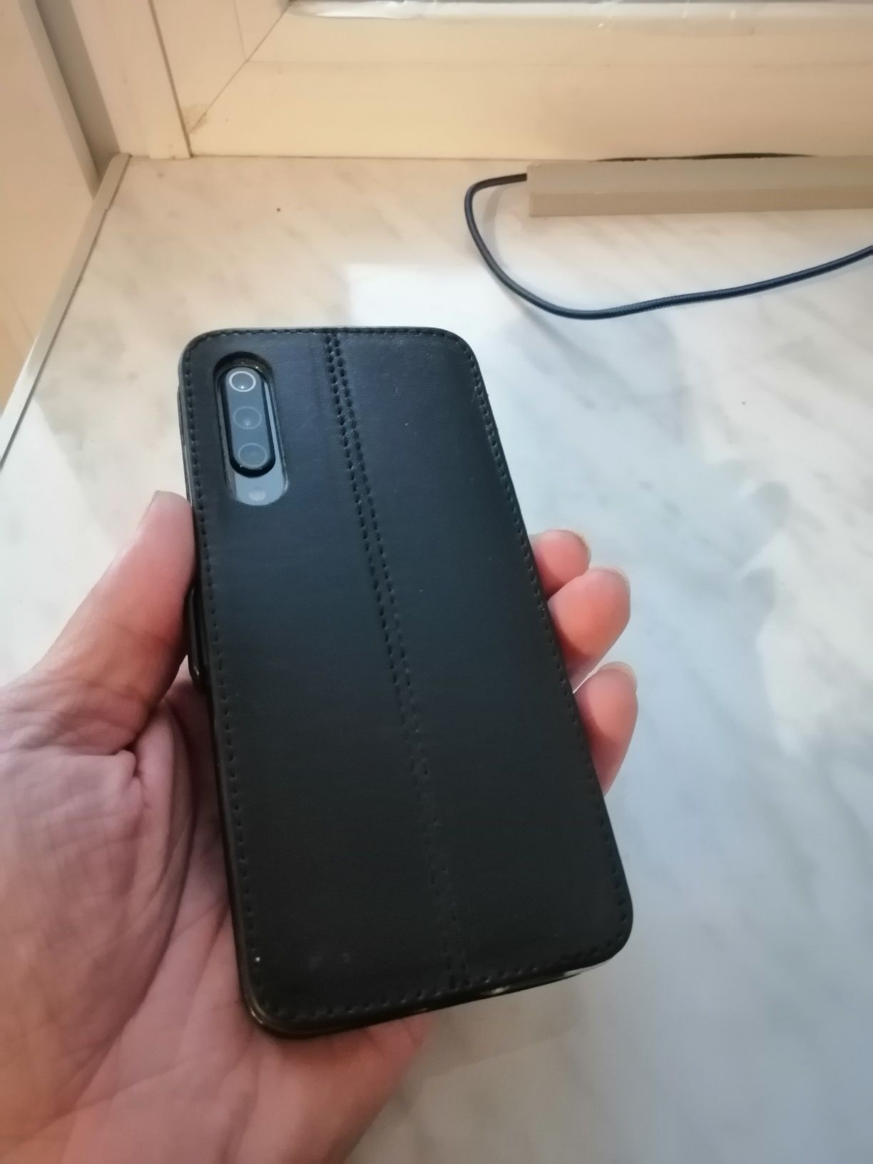 телефон Xiaomi MI 9 6/64  в ідеальному стані