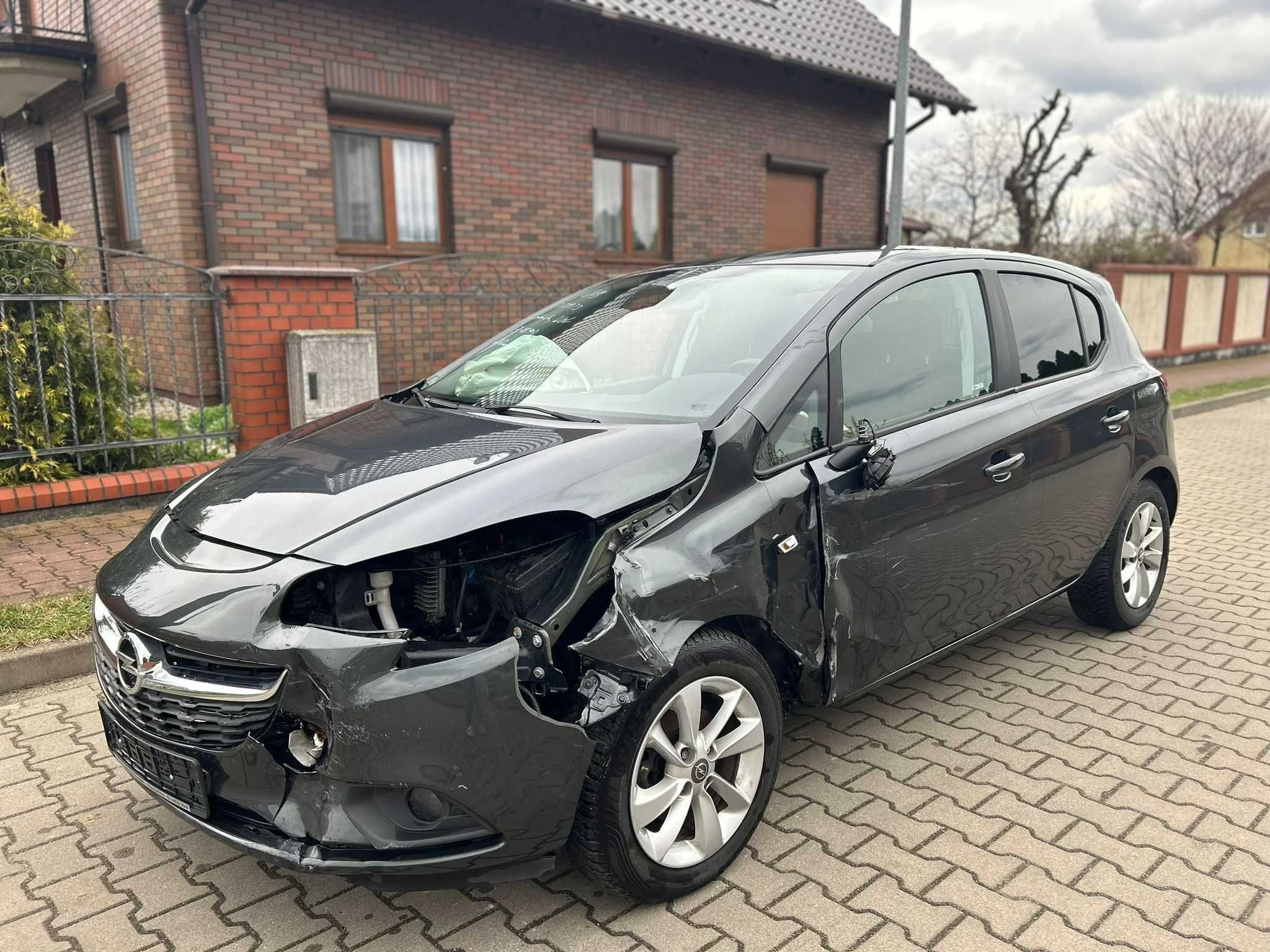 Opel Corsa E 1.4 90KM