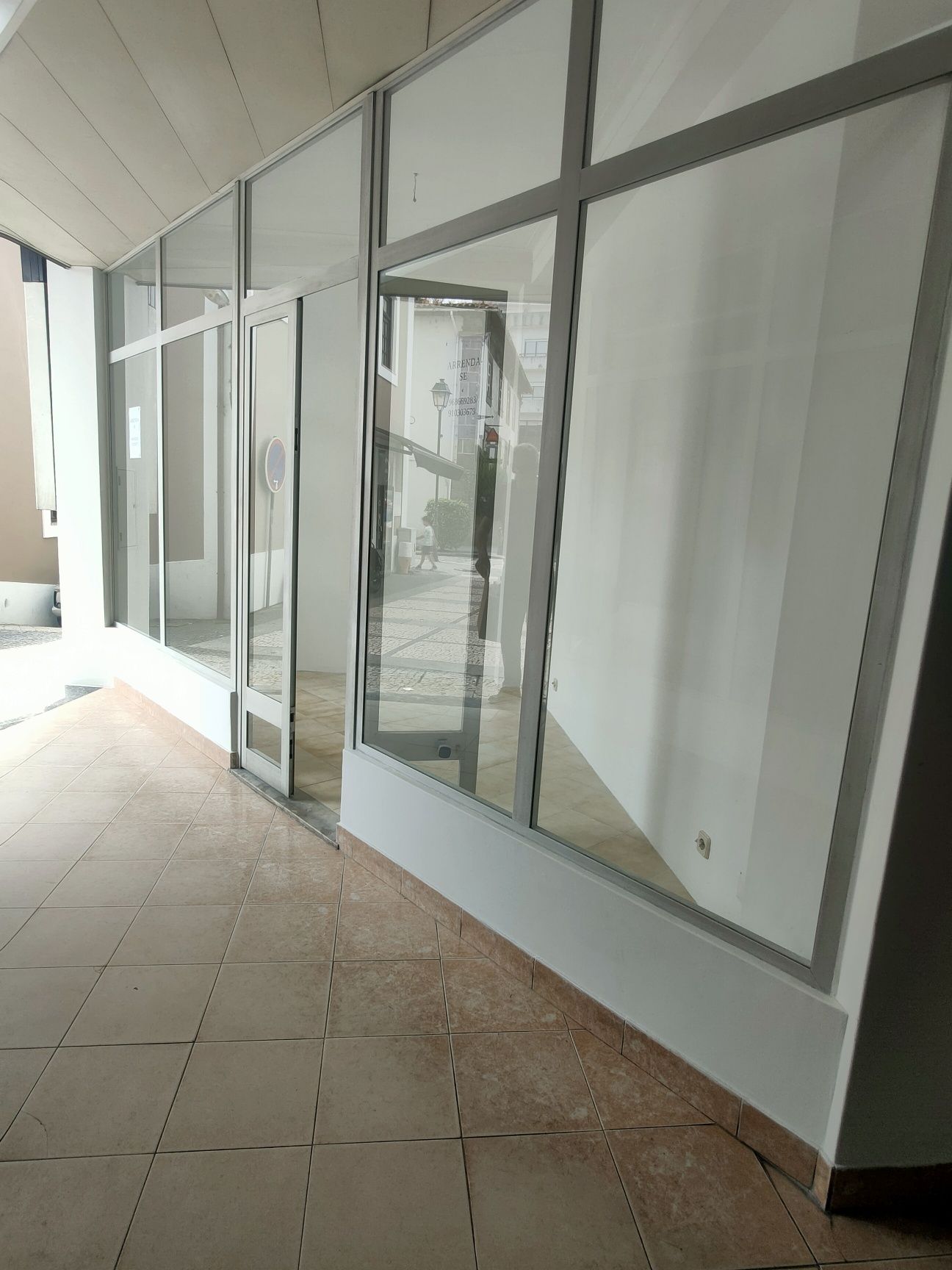 Lojas para arrendamento no centro de Fafe